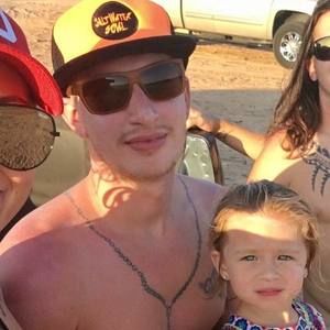 Meet your Posher, Travis